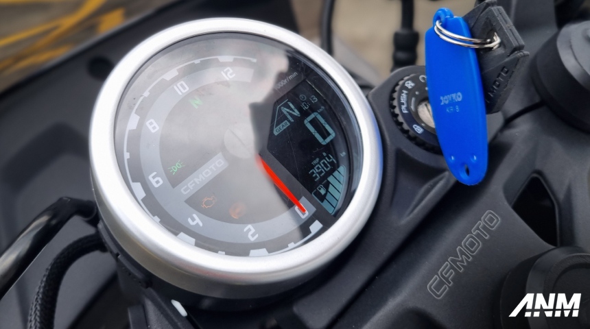 KTM, cfmoto-papio-xo-1-2024-nebula-white-detail-spidometer-speedometer: Gallery Foto CFMoto Papio XO-1 2024 : Desain Out Of The Box!