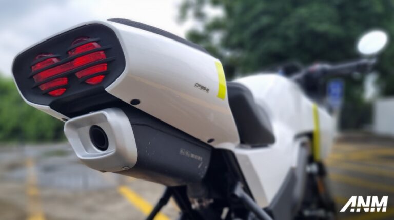 cfmoto-papio-xo-1-2024-nebula-white-detail-taillight-exhaust ...