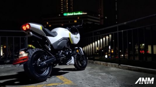 cfmoto-papio-xo-1-2024-nebula-white-rear-city-night | AutonetMagz ...