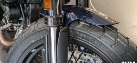 ducati-scrambler-next-gen-2024-indonesia-version-night-shift-detail-handlebar-saddle