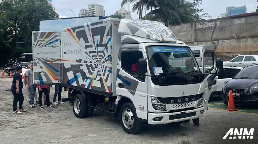 Berita, fuso-e-canter-1: GIICOMVEC 2024 : Mitsubishi Fuso Tampilkan e-Canter, Bakal Launching di GIIAS?