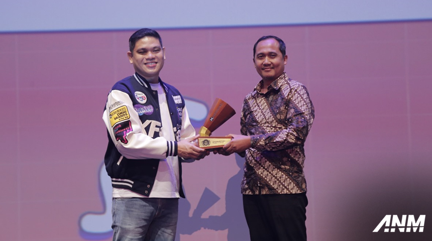 Berita, fuso-award: Mitsubishi Fuso Berhasil Raih Gold Champion dari Indonesia Wow Brand 2024