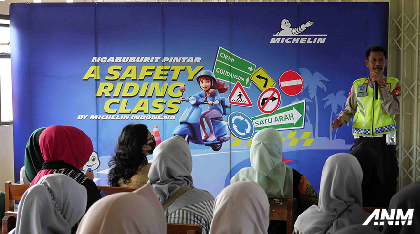 Berita, michelin-safety-riding-class-2: Michelin Indonesia Adakan Safety Riding Class untuk Pengendara Perempuan
