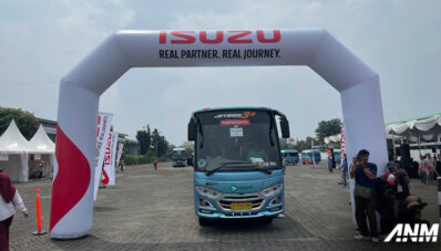 Isuzu Berangkatkan Lebih dari 50 Keluarga dalam Program Mudik Gratis #DitemaniYangSejalan 