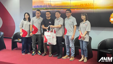 Isuzu Berangkatkan Lebih dari 50 Keluarga dalam Program Mudik Gratis #DitemaniYangSejalan 