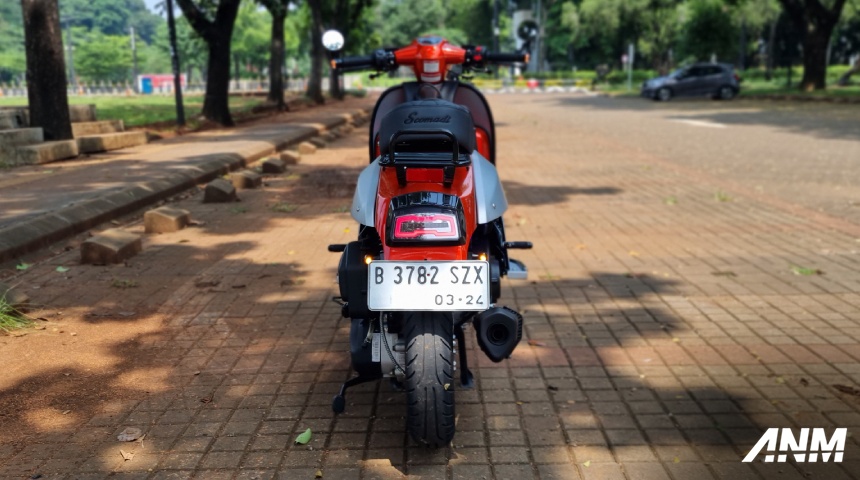 Merek Motor, scomadi-technica-200-i-urban-series-2024-indonesia-orange-white-rear-end: Gallery Foto Scomadi Technica 200i Urban Series : Ini Baru Skutik Retro!