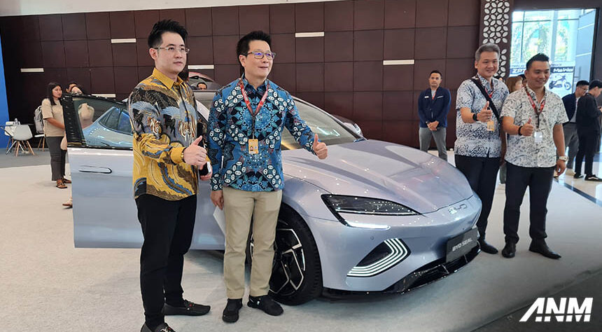 IIMS Surabaya 2024 : BYD Pamerkan Line Up Lengkap BEV Mereka! IIMS Surabaya 2024 : BYD Pamerkan Line Up Lengkap BEV Mereka!