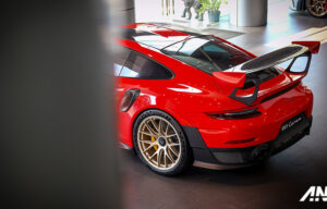 Peringati 20 Tahun Eksis di Indonesia, Intip Fasilitas Porsche Centre Surabaya!