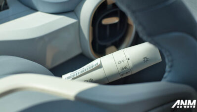 Test Drive Seres E1 : Cocok Buat Newbie, Gak Perlu Pusing Tipe Charger Test Drive Seres E1 : Cocok Buat Newbie, Gak Perlu Pusing Tipe Charger