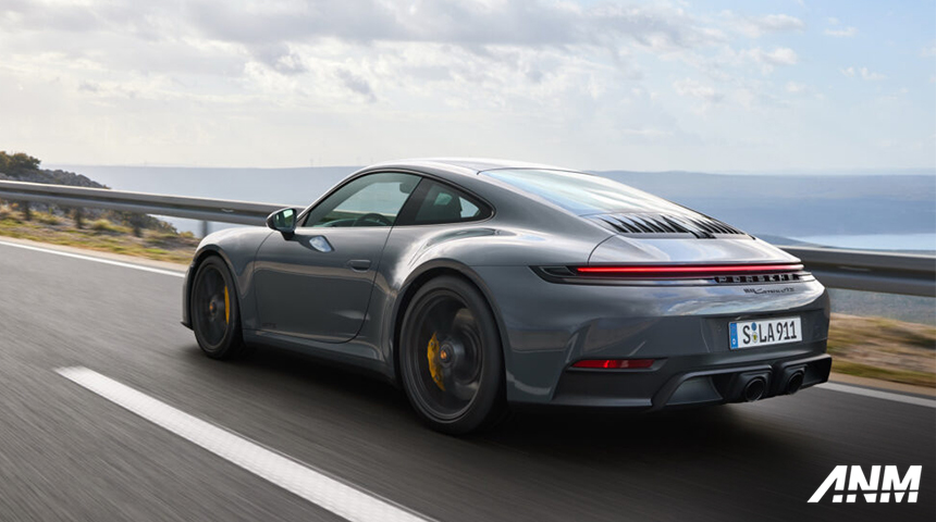 Berita, porsche-992-hybrid-2: Porsche Segarkan 911 dengan Mesin Hybrid, Pertama Kalinya Dalam Sejarah!