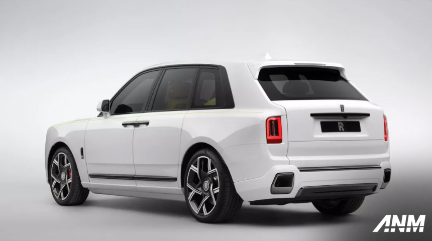 Berita, rr-cullinan-black-badge-1: Rolls Royce Luncurkan Cullinan Facelift, Apa Perbedaanya?