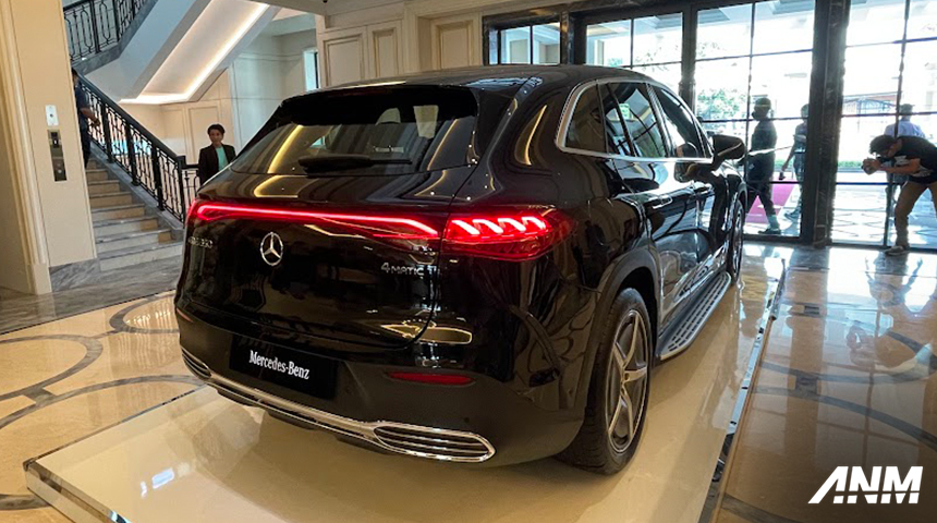 Berita, merc-eqe-suv-2: Mercedes-Benz Perkenalkan EQE SUV, Harga Tak Sampai Rp 3 M!