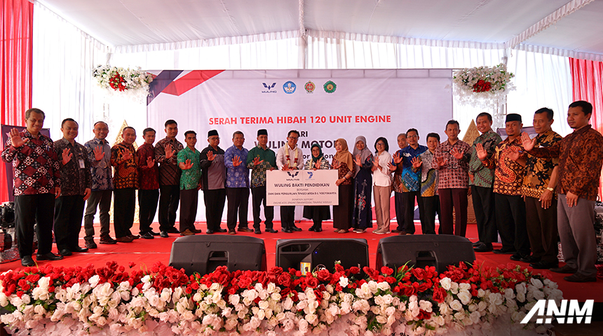 Berita, wuling-donasi-mesin-2: Wuling Donasikan Mesin Untuk SMK & Universitas di Jawa Tengah dan DIY