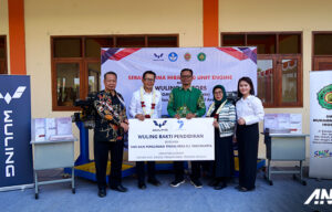 Wuling Donasikan Mesin Untuk SMK & Universitas di Jawa Tengah dan DIY Wuling Donasikan Mesin Untuk SMK & Universitas di Jawa Tengah dan DIY