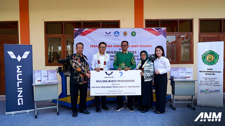 Berita, wuling-donasi-mesin: Wuling Donasikan Mesin Untuk SMK & Universitas di Jawa Tengah dan DIY