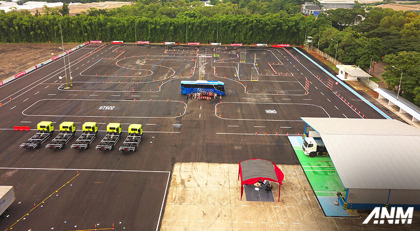 Hino Luncurkan Driving School, Siap Cetak Pengemudi Profesional Hino Luncurkan Driving School, Siap Cetak Pengemudi Profesional