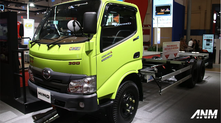 Berita, hino-giias-1: GIIAS 2024: Hino Luncurkan Light Duty Truck 6×2, Pertama di Indonesia