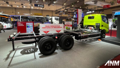 GIIAS 2024: Hino Luncurkan Light Duty Truck 6×2, Pertama di Indonesia