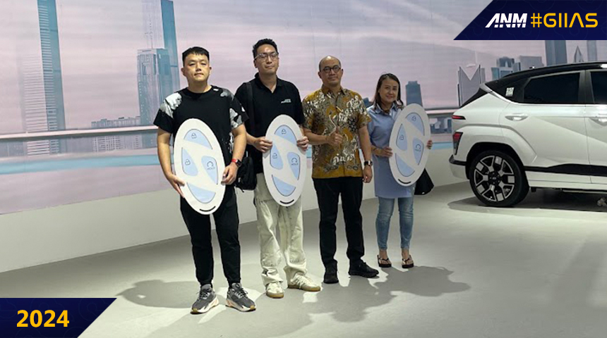 Berita, hyundai-kona-handover-2: GIIAS 2024: Hyundai Lakukan Seremonial Serah Terima unit All New Kona Electric