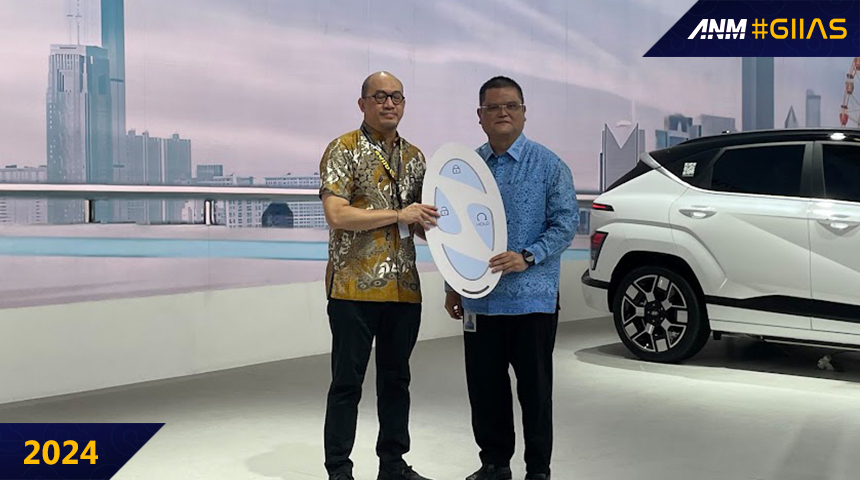 Berita, hyundai-kona-handover-3: GIIAS 2024: Hyundai Lakukan Seremonial Serah Terima unit All New Kona Electric