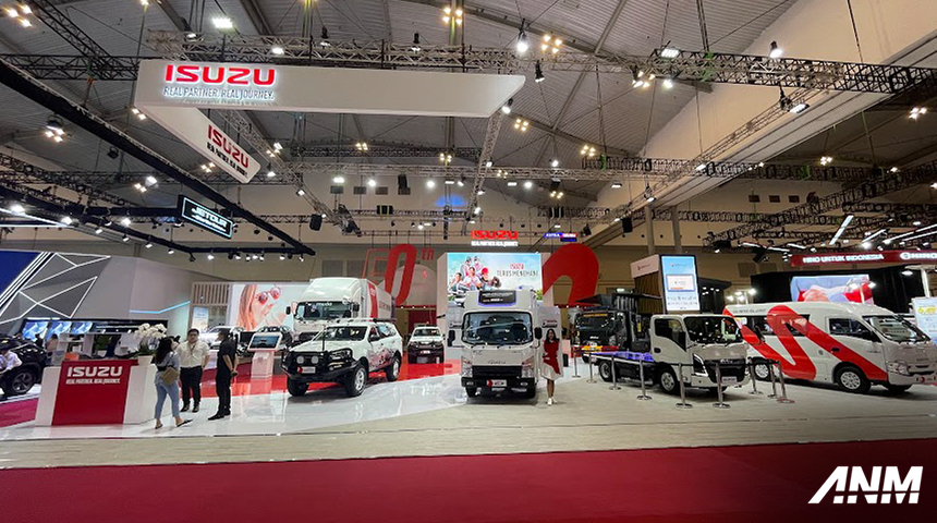 Berita, isuzu-giias-2024-4: GIIAS 2024: Isuzu Tawarkan Solusi Lengkap Kebutuhan Kendaraan Komersial 