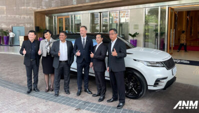 Raffles Jakarta Hadirkan Layanan Antar-Jemput dengan Range Rover Velar! Raffles Jakarta Hadirkan Layanan Antar-Jemput dengan Range Rover Velar!