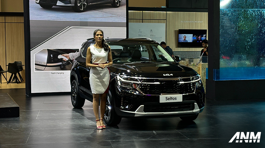 Berita, kia-giias-2024-1: GIIAS 2024: Kia Luncurkan Carnival Hybrid, EV9 Earth, dan Seltos Facelift