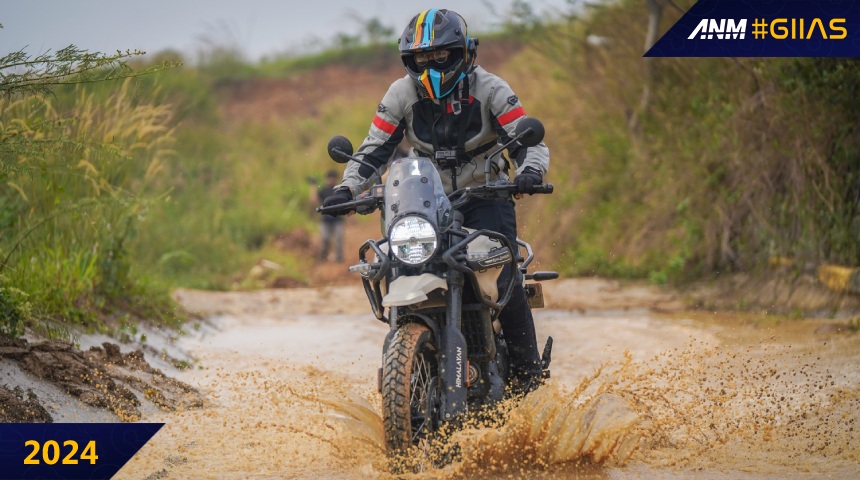 Berita, royal-enfield-himalayan-450-giias-2024-ride-splash-2: GIIAS 2024 : Royal Enfield Hadirkan Himalayan 450, Jauh Lebih Modern!