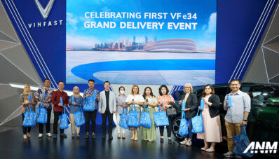 GIIAS 2024: VinFast Mulai Lakukan Pengiriman Pertama VF e34 di Indonesia GIIAS 2024: VinFast Mulai Lakukan Pengiriman Pertama VF e34 di Indonesia