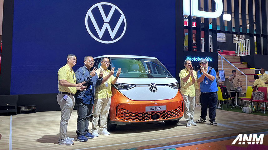 Berita, vw-id-buzz-indonesia-1: GIIAS 2024 : VW Luncurkan ID. Buzz, Pertama Kalinya VW Masuki Era Mobil Listrik di Indonesia