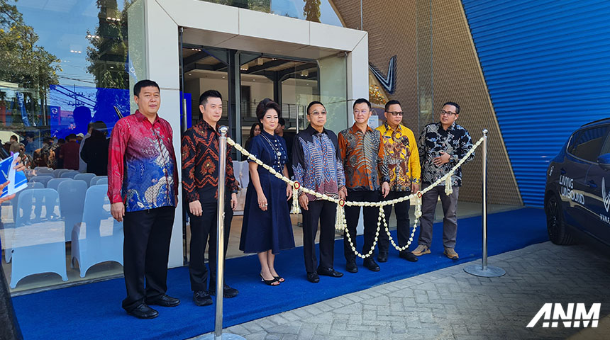 Berita, Grand Opening VinFast Siba: VinFast Resmikan Dealer Terbesar di Indonesia, Siman Sidoarjo!