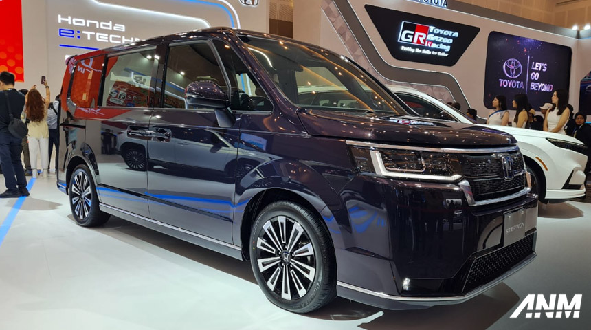 Berita, Honda StepWGN GIIAS Surabaya: GIIAS Surabaya 2024 : Honda e:N1 & StepWGN HEV Dipamerkan Ke Publik Jatim