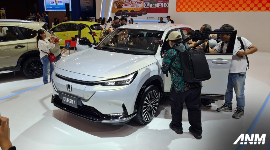 Berita, Honda eN1 GIIAS Surabaya 2024: GIIAS Surabaya 2024 : Honda e:N1 & StepWGN HEV Dipamerkan Ke Publik Jatim