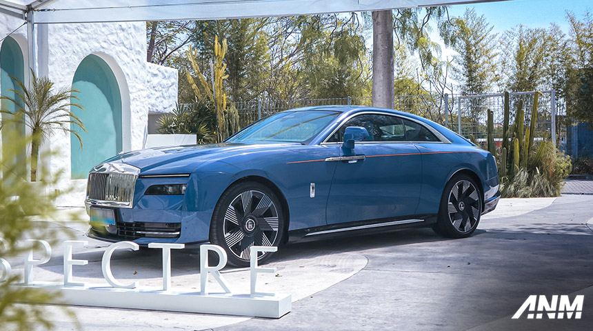 Berita, Rolls Royce Spectre 2024 Surabaya: Rolls-Royce Spectre Hadir Perdana di Surabaya, Konsumen Bisa Coba!