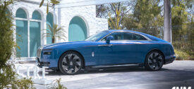 Charging Rolls Royce Spectre