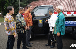 DFSK Donasikan Super Cab untuk Operasional Universitas Indonesia DFSK Donasikan Super Cab untuk Operasional Universitas Indonesia