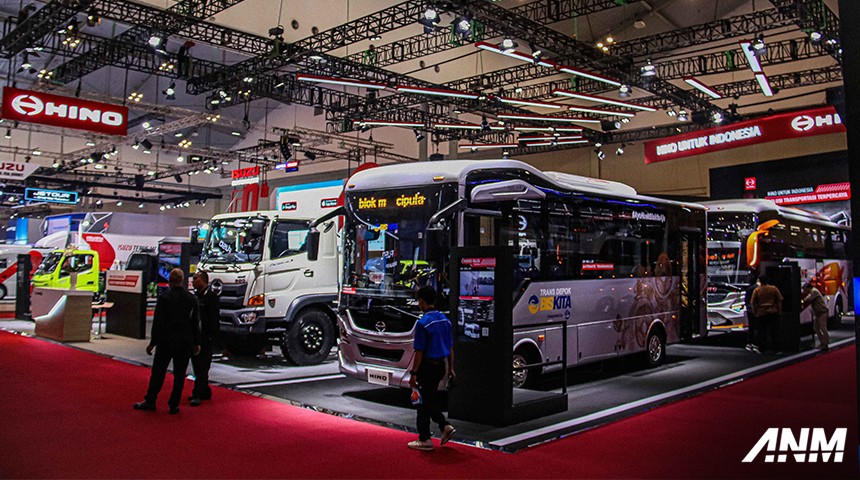 Berita, hino-giias-4: Hino Berhasil Catatkan 106 SPK dan Raih Penghargaan di GIIAS 2024