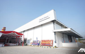 Hino Resmikan Parts Depo Baru dan Donasikan Transmisi ke SMK Di Palembang Hino Resmikan Parts Depo Baru dan Donasikan Transmisi ke SMK Di Palembang