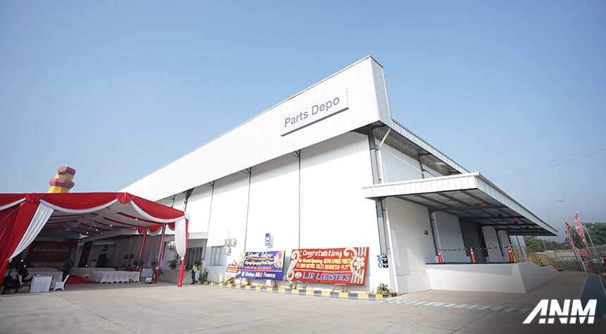 Hino Resmikan Parts Depo Baru dan Donasikan Transmisi ke SMK Di Palembang Hino Resmikan Parts Depo Baru dan Donasikan Transmisi ke SMK Di Palembang