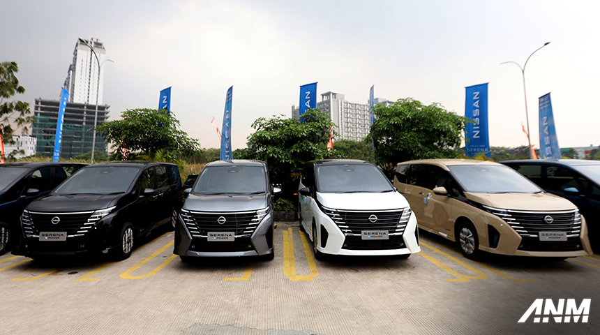 Berita, nissan-serena-handover-1: Nissan Lakukan Serah Terima All-New Nissan Serena e-POWER Kepada Konsumen!