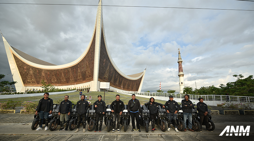 Berita, nmax-padang-1: NMAX Tour Boemi Nusantara Sambangi Ranah Minang, Taklukan Tanjakan Viral!