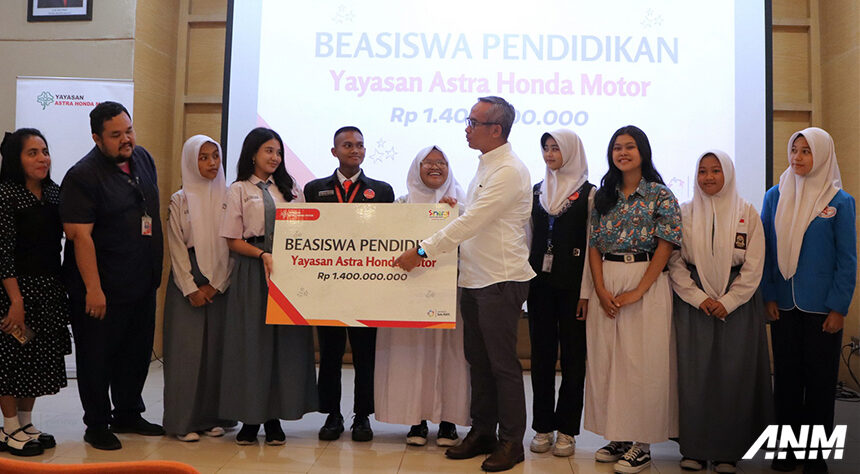 Duta Safety Riding Peroleh Beasiswa Pendidikan dari Yayasan AHM Duta Safety Riding Peroleh Beasiswa Pendidikan dari Yayasan AHM