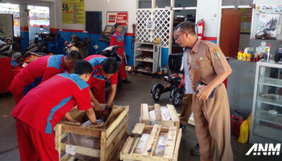 DFSK Donasikan 3 unit Transmisi CVT untuk SMK Negeri 1 Glagah Banyuwangi DFSK Donasikan 3 unit Transmisi CVT untuk SMK Negeri 1 Glagah Banyuwangi