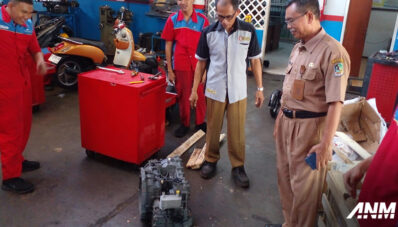 DFSK Donasikan 3 unit Transmisi CVT untuk SMK Negeri 1 Glagah Banyuwangi DFSK Donasikan 3 unit Transmisi CVT untuk SMK Negeri 1 Glagah Banyuwangi
