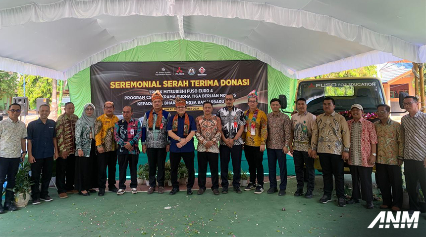 Berita, fuso-donasi: KTB Donasikan Fuso Canter Euro 4 Untuk SMK Bhakti Bangsa Banjarbaru 