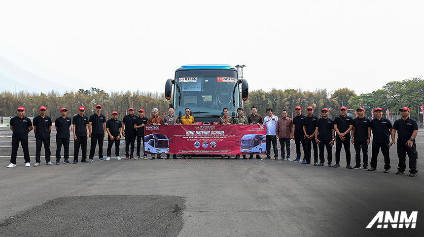 Berita, hino-driving-school-5: Hino Resmi Gelar Driving School Batch Pertama! Seperti Apa?