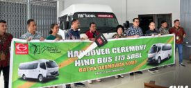 hino-handover-1