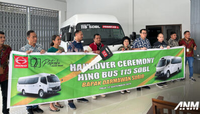 Hino Serah Terimakan Dutro Bus ke Pengusaha Transportasi di Sulawesi Tengah Hino Serah Terimakan Dutro Bus ke Pengusaha Transportasi di Sulawesi Tengah