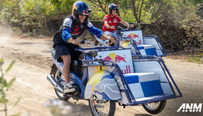 Gokil! Pembalap Red Bull MotoGP Adu Cepat Becak Motor di Mandalika