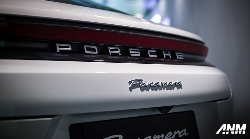 Berita, Porsche Panamera 2024: Porsche Taycan & Panamera Versi Terbaru Sapa Publik Kota Pahlawan